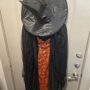 Witch Costume SZ M/L READ
